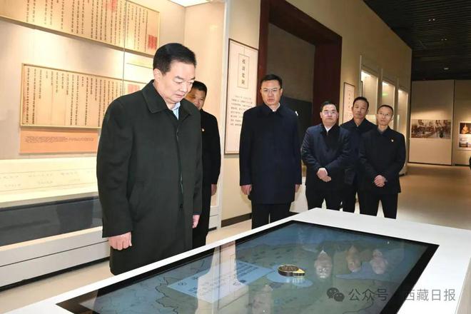 王君正在自治区党委办公厅系统调研(图1)