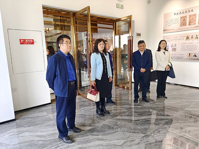省政府参事室专家组成员李振清会长为佛冈县打造森林文旅康养产业(图2)